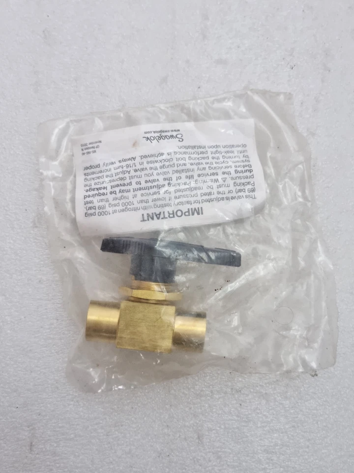 New Swagelok B-43F4 Brass 40 Series Ball Valve B43F4